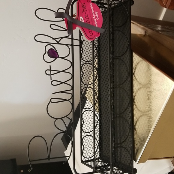 Accessories - Picture 8 of 9